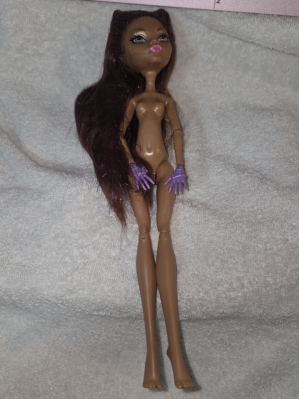 Monster High Clawdeen Bait Doll Purple-Gloved Brown Fashion Doll